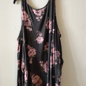 LADIES TORRID FLORAL BLOUSE SIZE 6